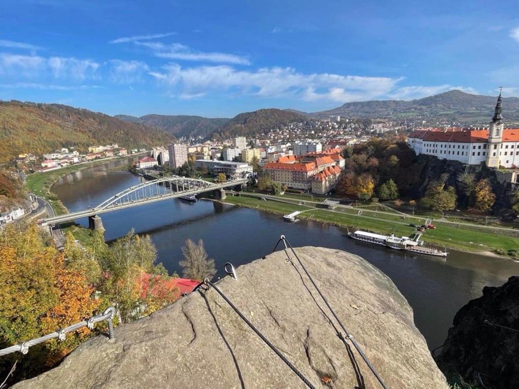 Apartman Oaza Dc Дечин Экстерьер фото